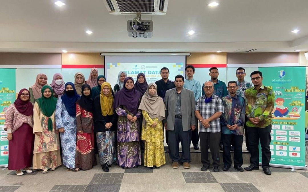 Lawatan Penanda Aras Ke Penerbit UMP